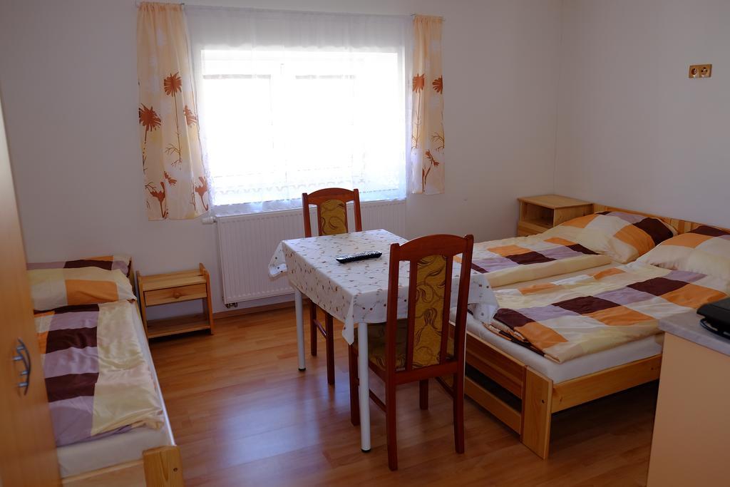 Ubytování u Maminky Lednice Esterno foto
